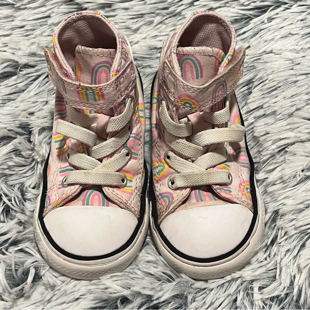 Converse All Star Infant Size 6 High Top Pink Rainbow Sneakers